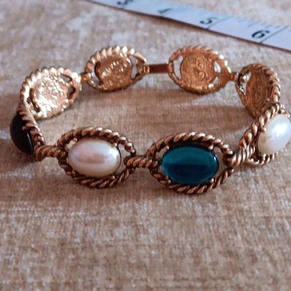 Multi Color Glass Gold Tone Link Bracelet - Picture 5 of 8